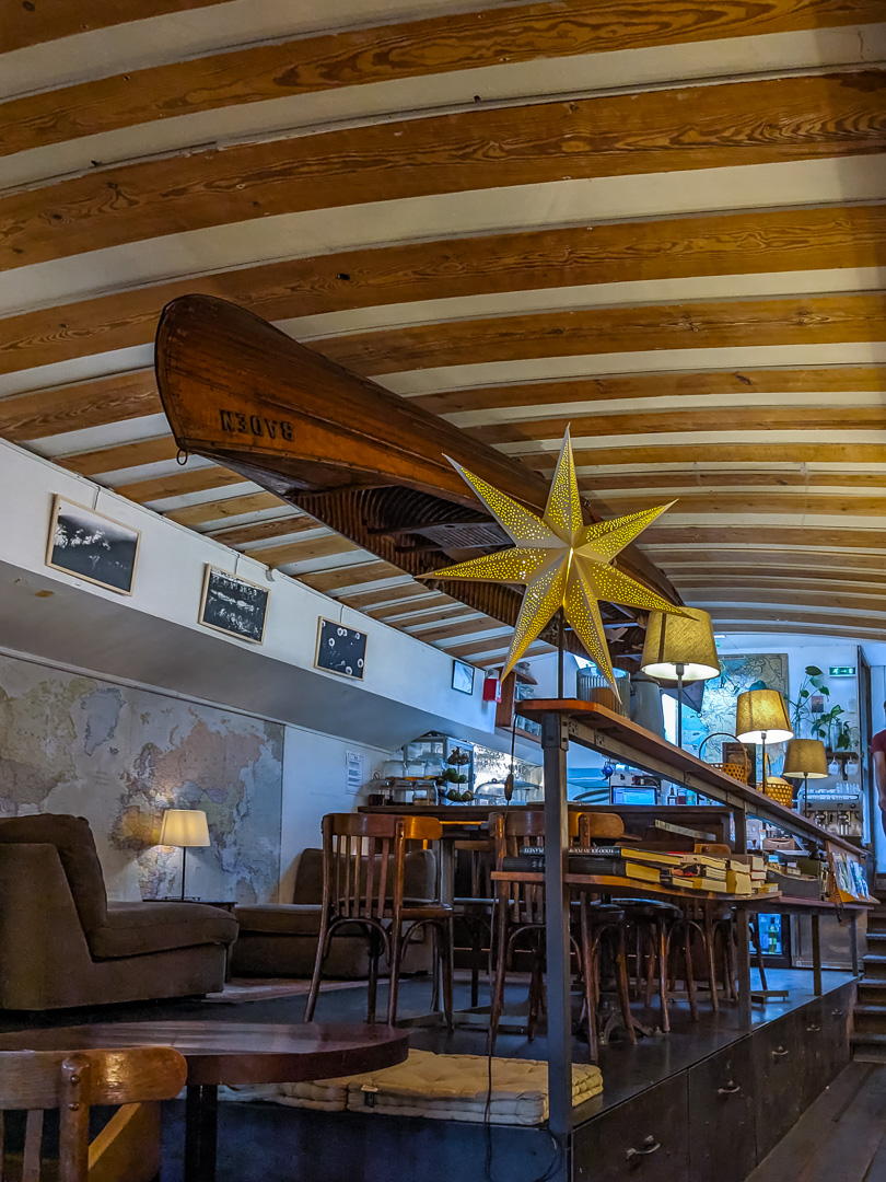 L'Eau et Les Reves bookstore/cafe on a barge on the Canal Saint-Martin